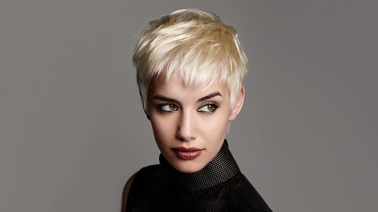 cheveux-blond-court-style-moderne