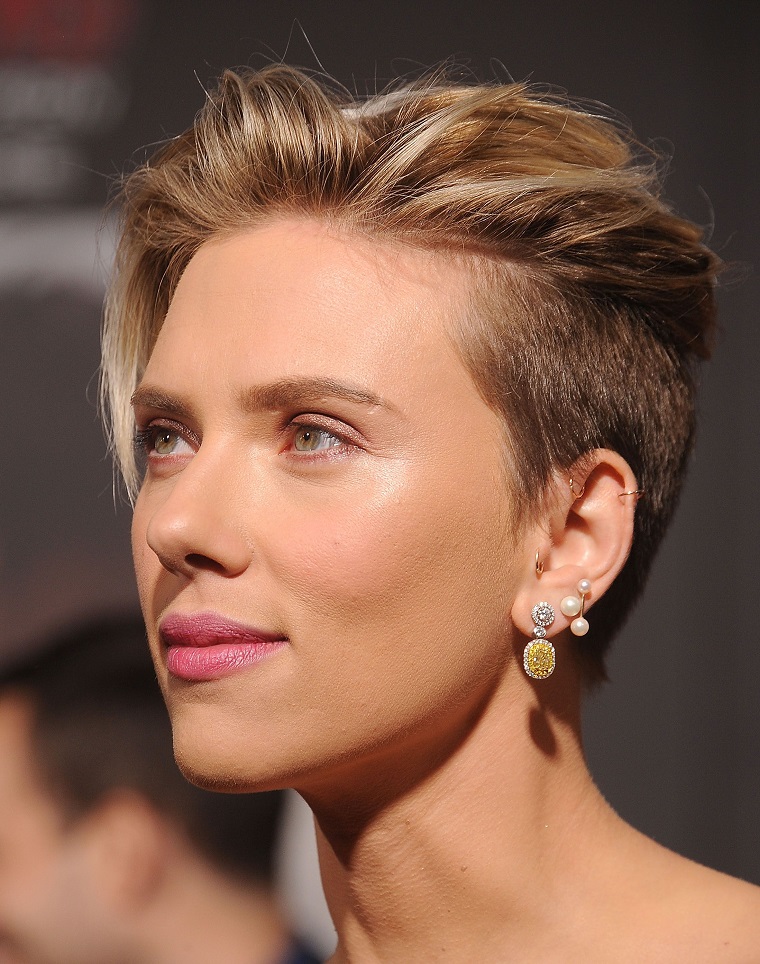 cheveux-court-été-options-Scarlett-Johansson