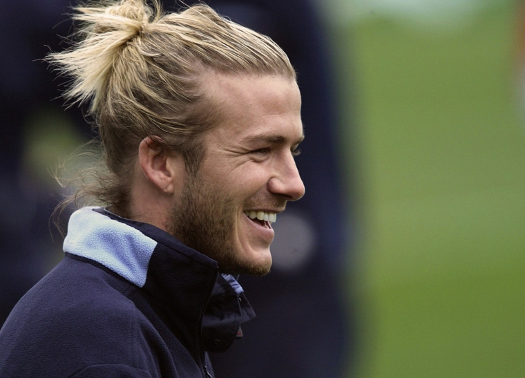 David-Beckham-cheveux-blonde-longue-style-mode