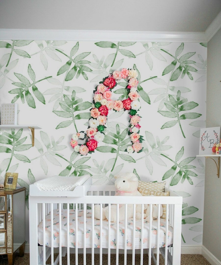 chambre-bébé-decoration-style-tropical-berceau-blanc