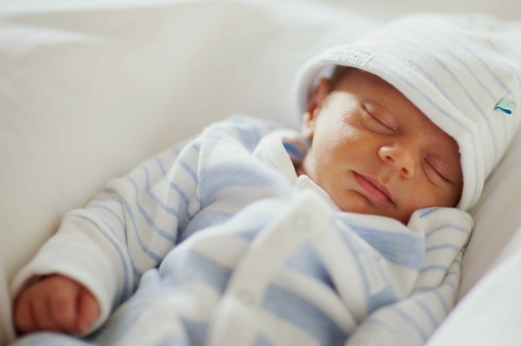 les-bébés-mythes-sommeil-toute-nuit