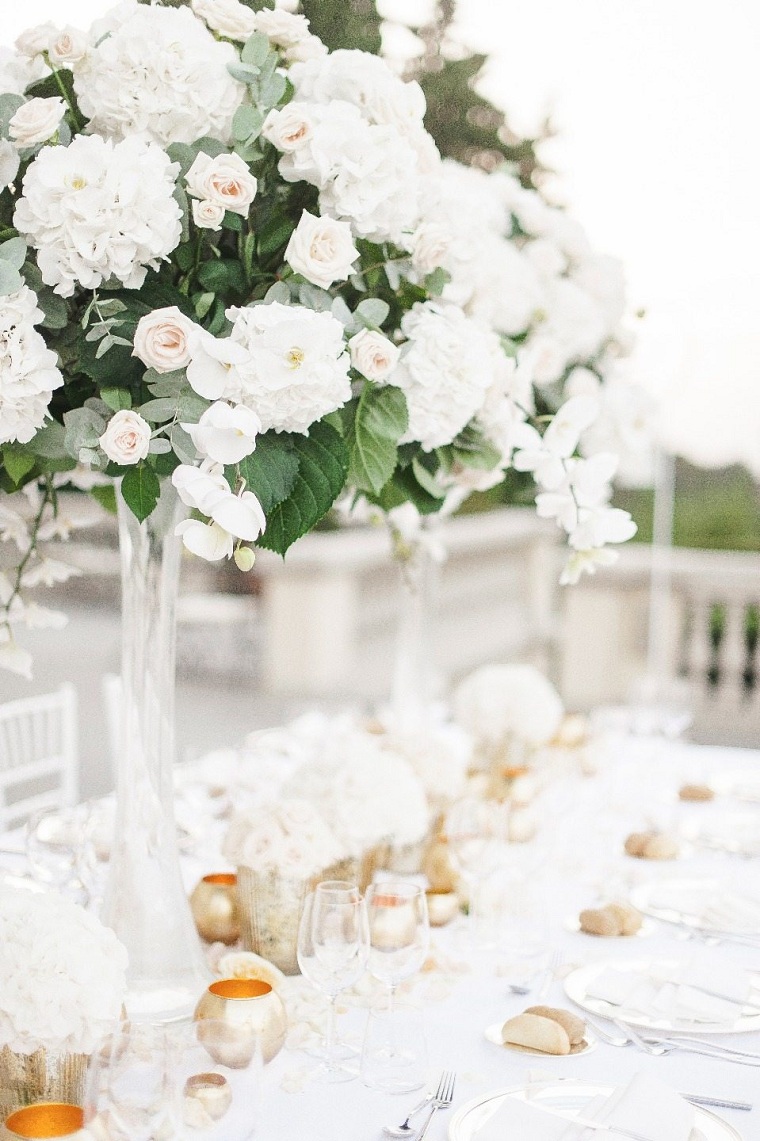 table-décoré-fleurs-blanc-mariage-options