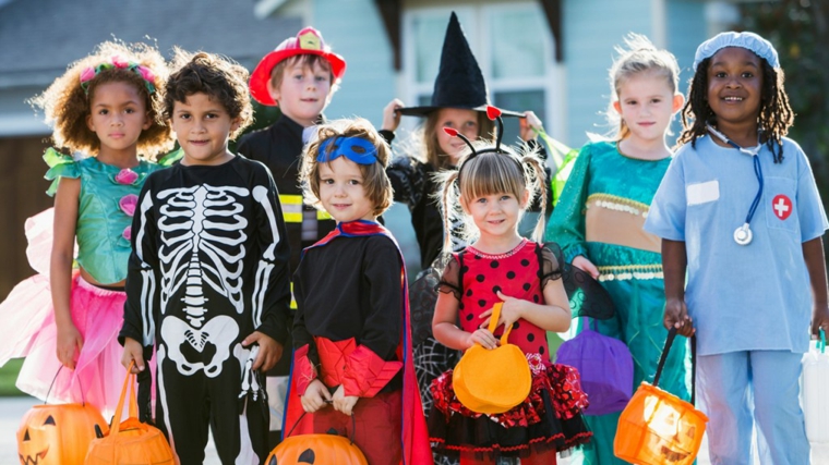 enfants déguisés pour Halloween