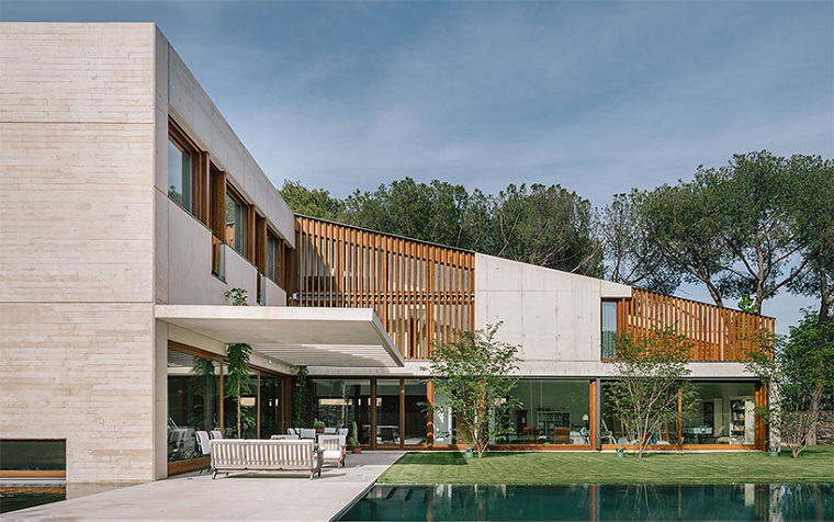 Design de patio intérieur de maison moderne