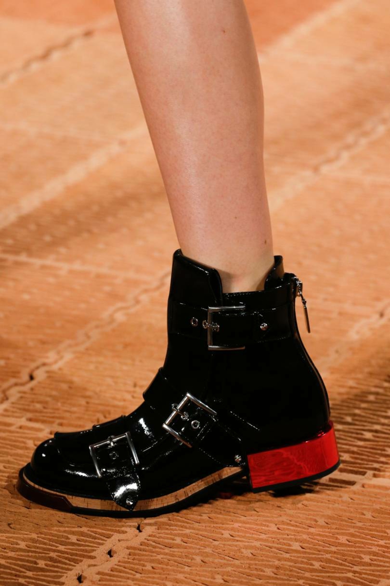 mode-present-ete-essentiel-chaussures-style Chanel