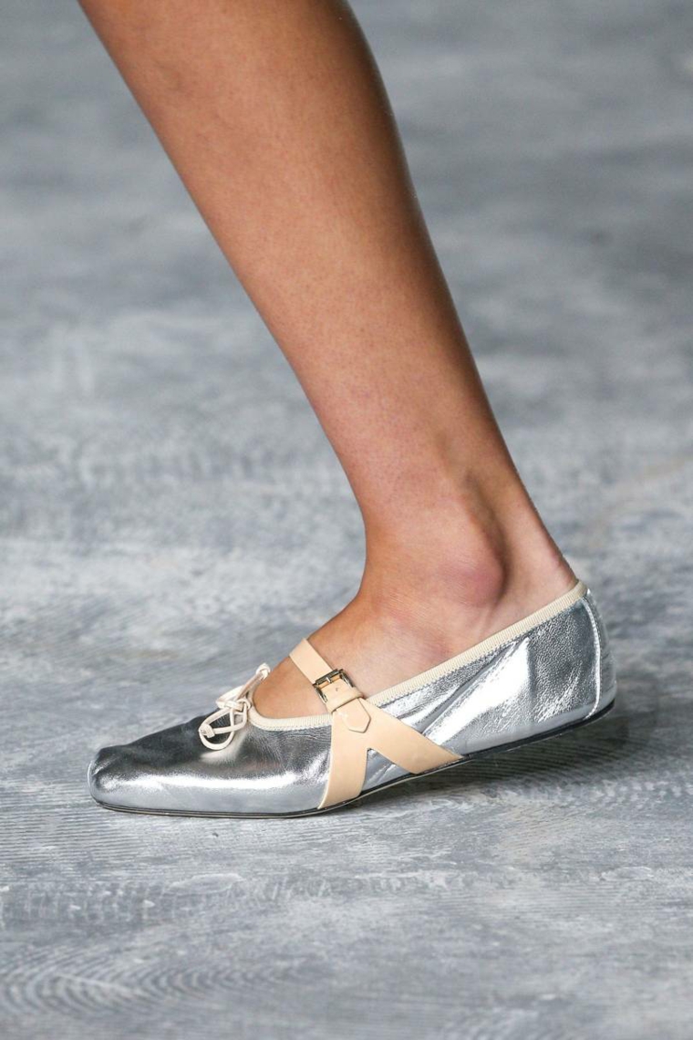 fashion-current-summer-essentials-shoesGiambattista-Valli