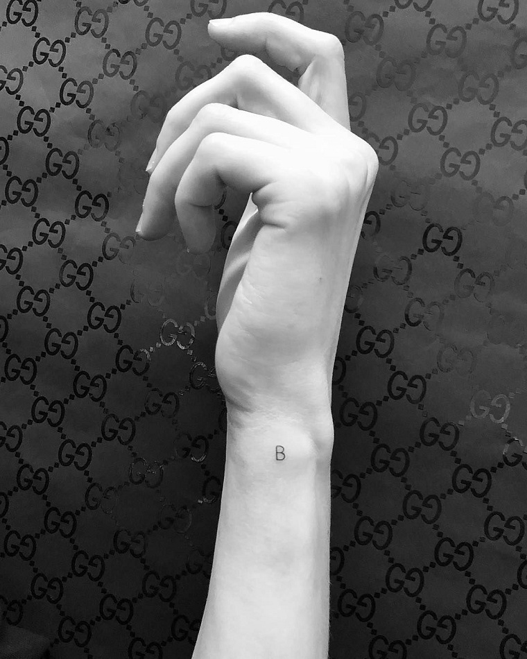 élégant tatouages-tendances-style-moderne-minimaliste-tatouage