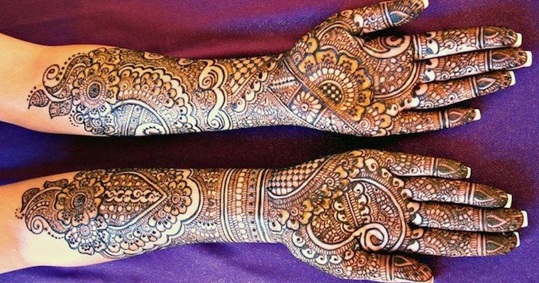 Tatouages ​​au henné traditionnels