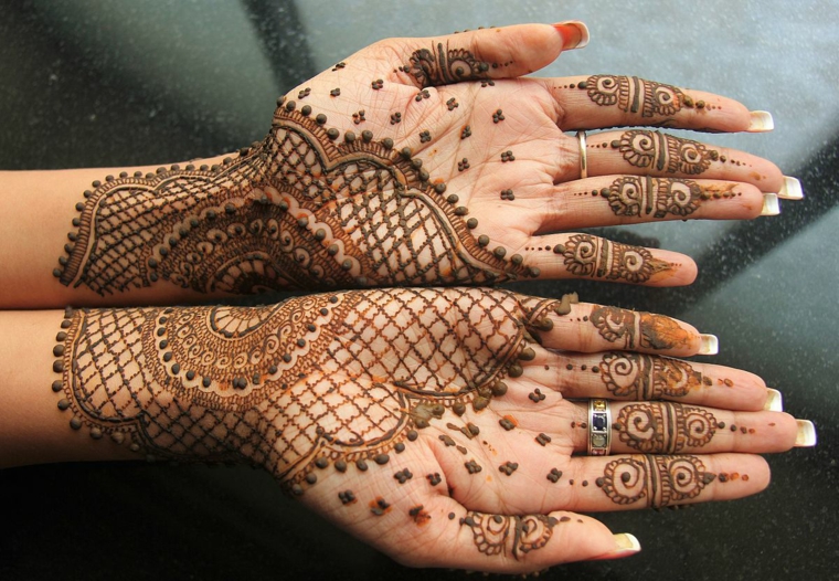 tatouages ​​complexes au henné