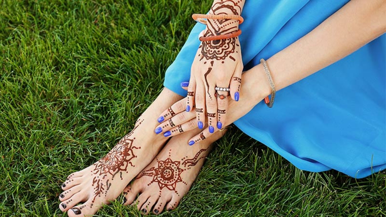 tatouages-de-henné-mains-et-pieds