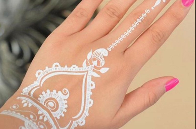 tatouage de henné blanc