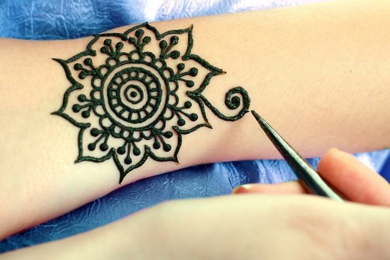 Tatouages ​​au henné simple (2)