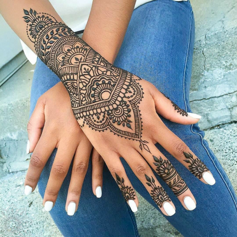 tatouages ​​temporaires henné-noir
