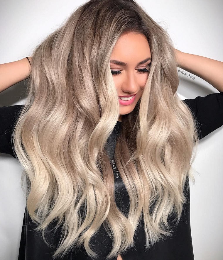 types-de-blonde-moderne-2018-cheveux-long-ondulé
