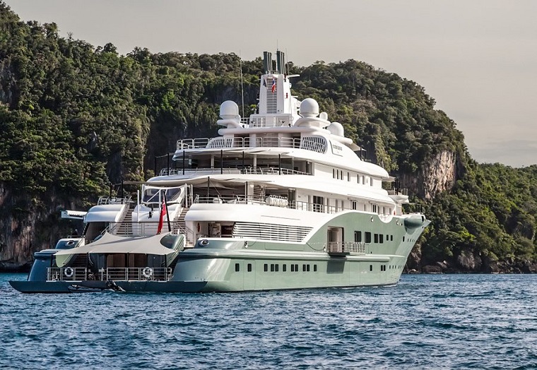 yachts-luxe-radiant-Abdulla-Al-Futtaim