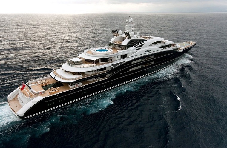yachts-luxe-sereine-cout-330-millions-millionnaires